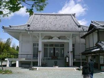 宗教不問の寺院墓地