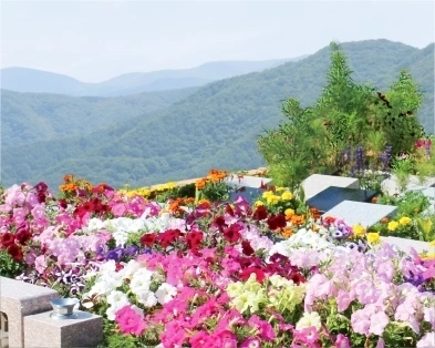甲斐市 ガーデニング型樹木葬霊園「八ヶ岳フラワージュ」