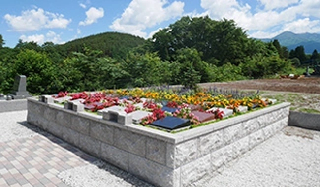  ガーデニング型樹木葬霊園「八ヶ岳フラワージュ」