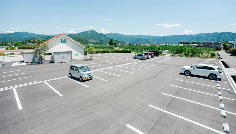 ロイヤルガーデン長野 駐車場の写真