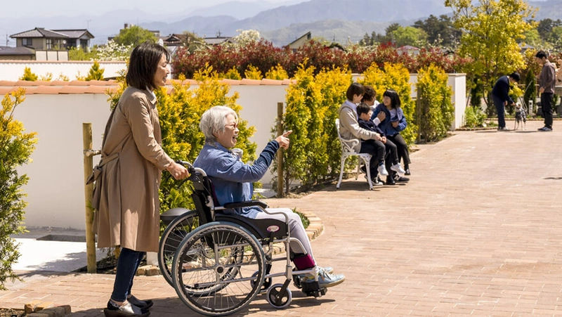 ロイヤルガーデン長野 