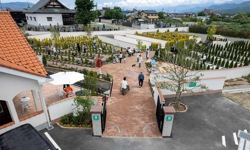 東筑摩郡筑北村 ロイヤルガーデン長野