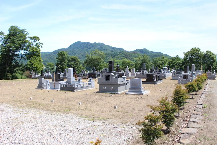 佐久市 御代田藤塚霊園