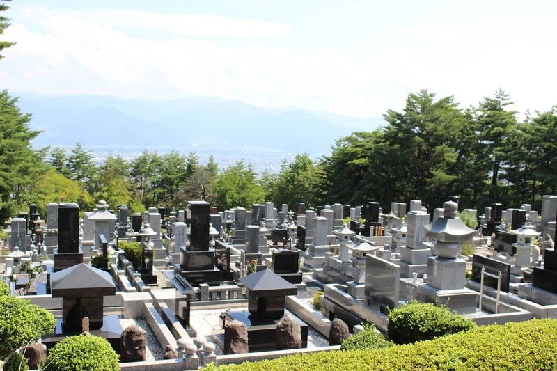 自由墓地