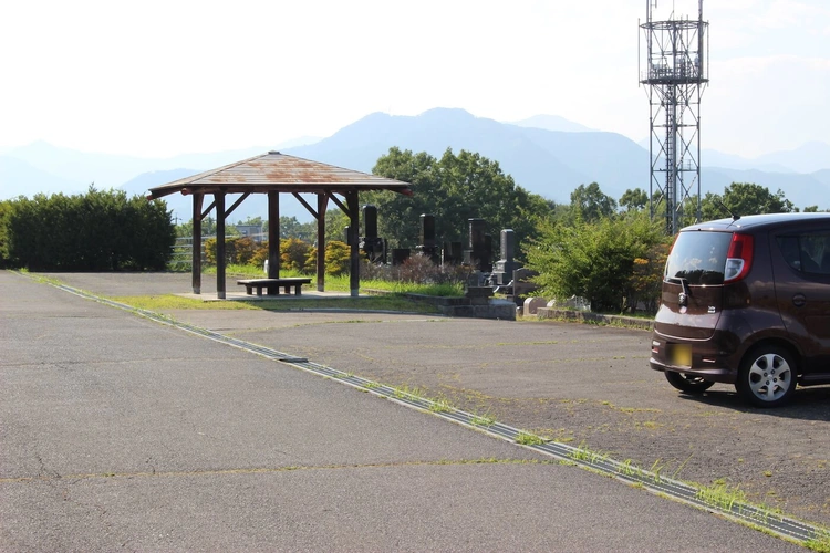 小牧山霊園 駐車場の写真