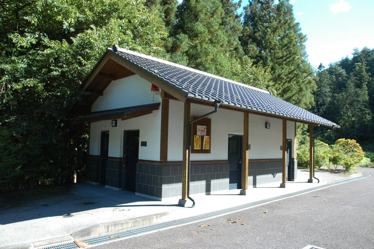 安曇野市営 堀金霊園 トイレの写真