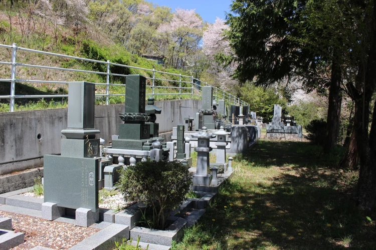 上水内郡飯綱町 天照寺墓地