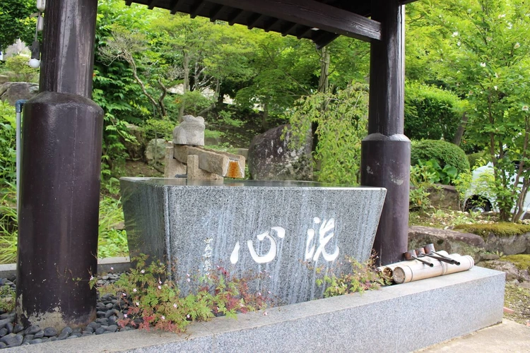 上水内郡飯綱町 荒神堂墓地