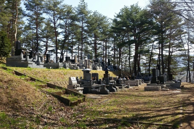 南佐久郡佐久穂町 佐久穂町営 八千穂霊園