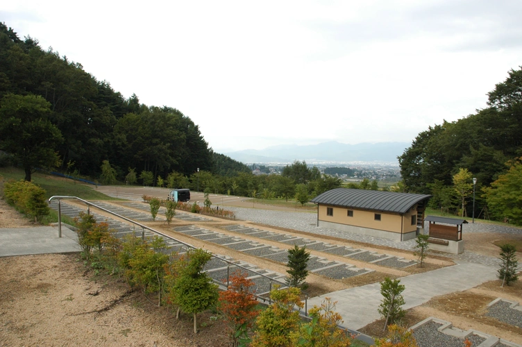 山形村営 なろう原霊園 