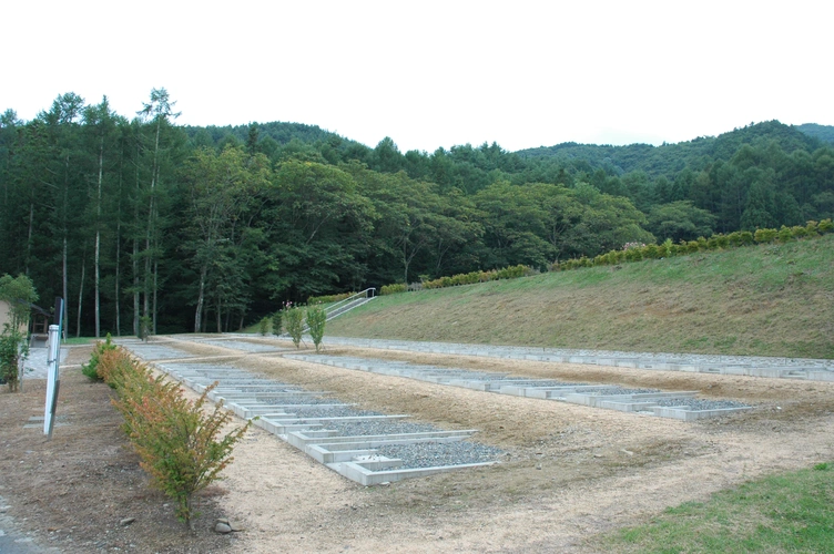 山形村営 なろう原霊園 