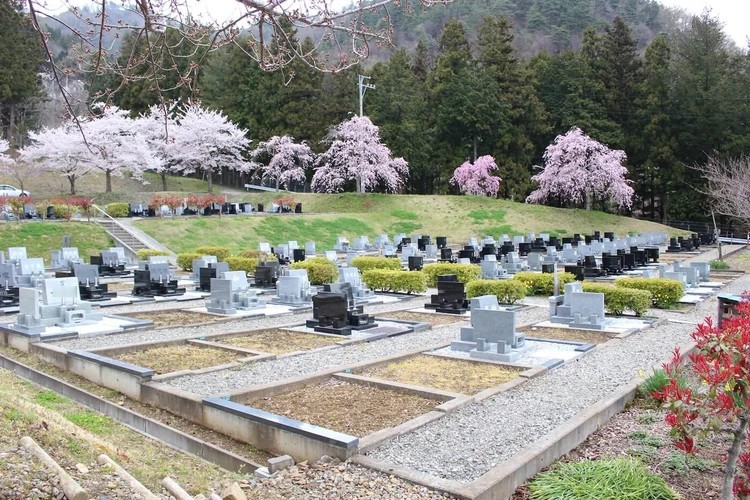 千曲市 雁塚霊園「桜花苑」