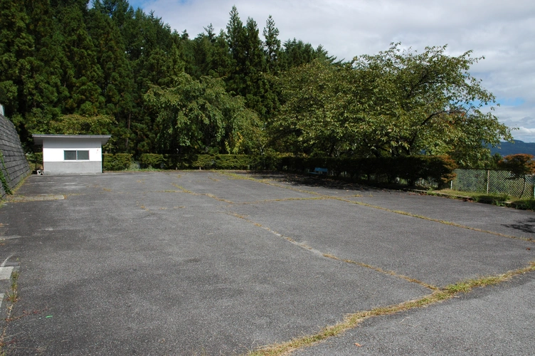 伊の神公園墓地 駐車場の写真