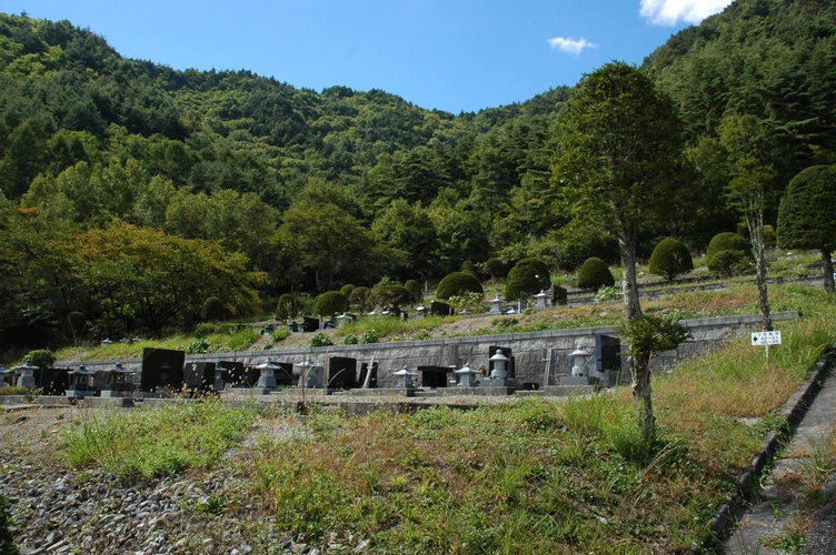 伊の神公園墓地 