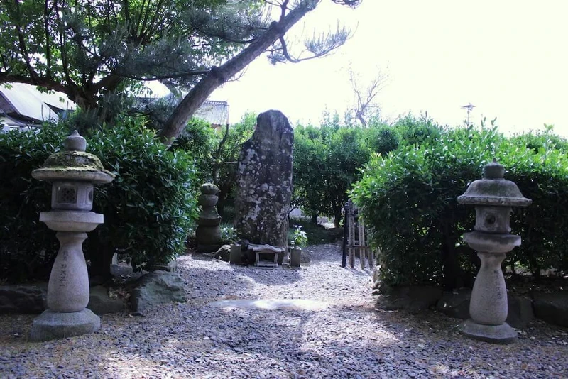 武田典厩信繁公の墓