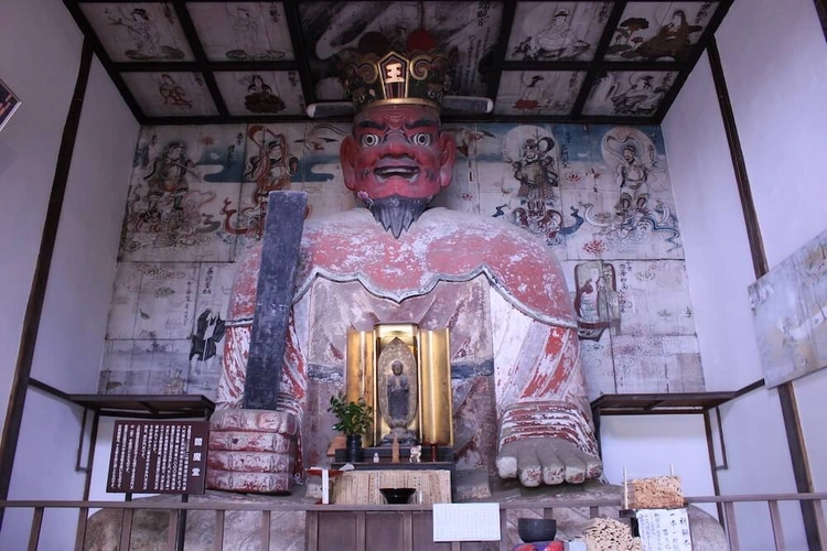 典厩寺墓地 閻魔大王像