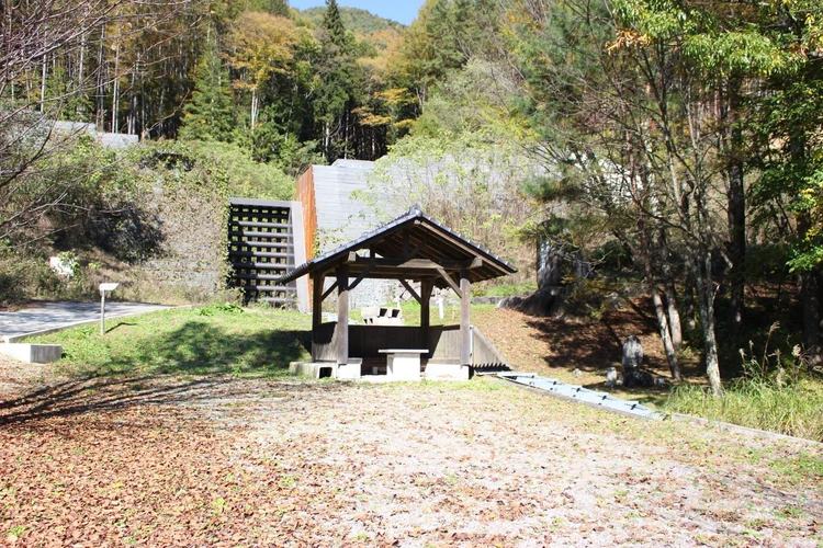 茅野市 長和町大桜墓地公園