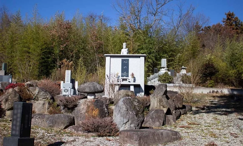 上田市 龍顔寺墓地