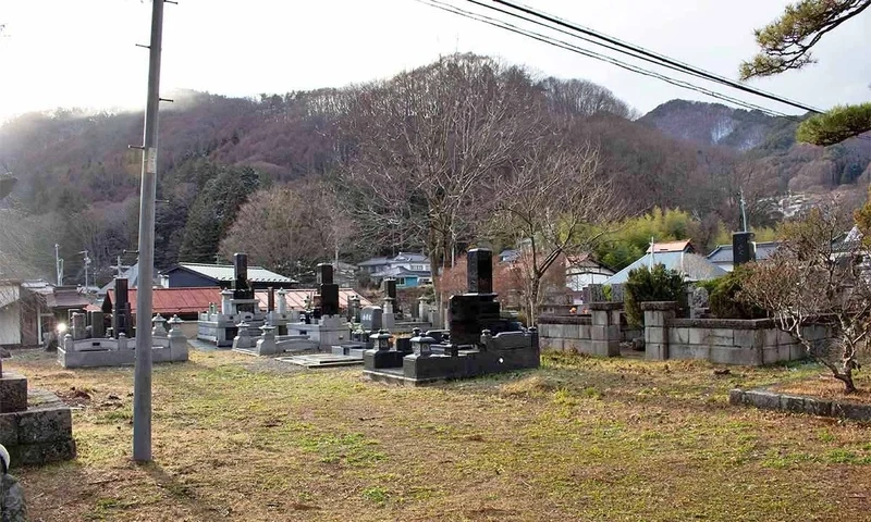 茅野市 菩薩寺墓地