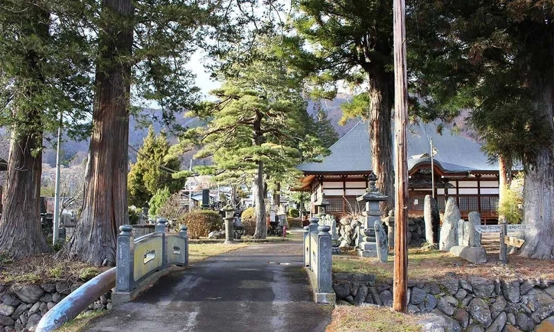 茅野市 菩薩寺墓地