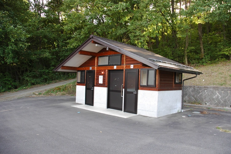 安曇野市営 荻原公園墓地 トイレの写真