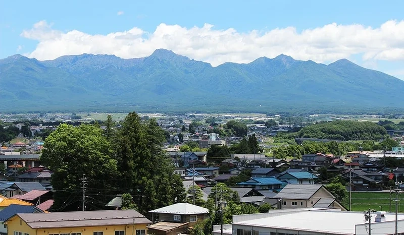 諏訪郡富士見町 安国寺 杜の墓地