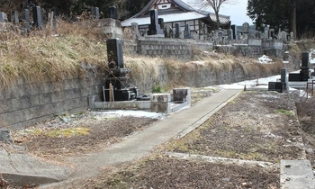 上伊那郡辰野町にある寺院墓地