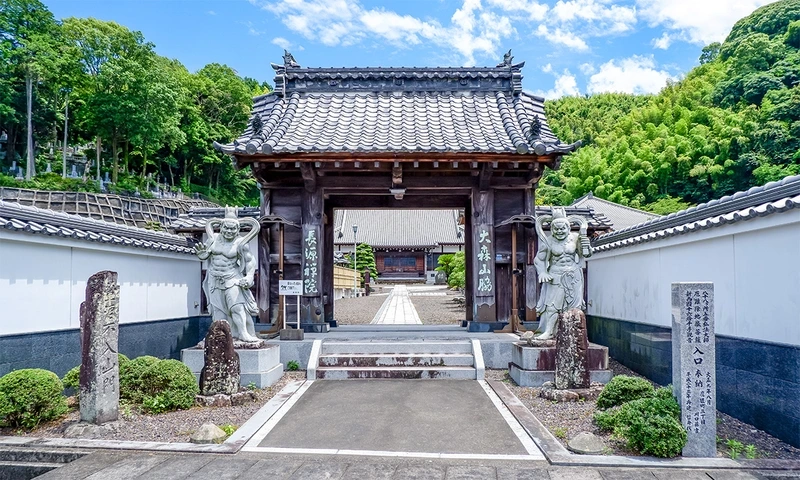 長源院 永代供養墓・樹木葬 山門