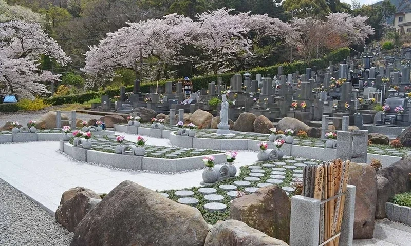 いずみの郷ゆがわら樹木葬墓地 