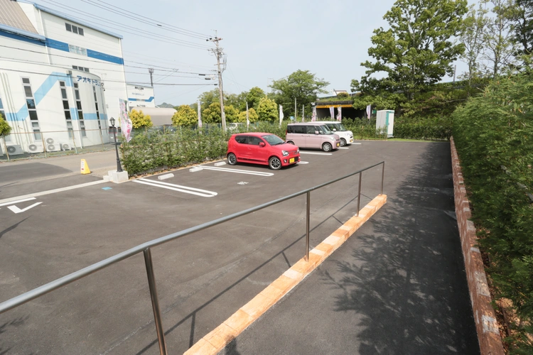 ガーデニング・樹木葬霊園 やいづさくら浄苑 駐車場の写真