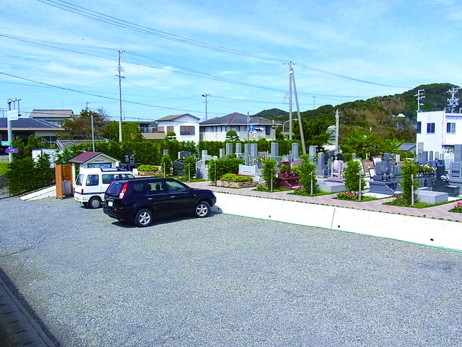 シーサイドメモリアル～花と海と小高い丘の宗旨宗派を問わない自由霊苑～ 駐車場の写真