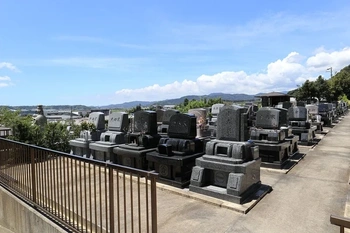 浜松市浜名区にある寺院墓地