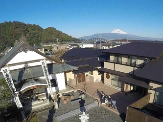 宗教不問の寺院墓地