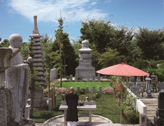 豊かな自然と落ち着いた雰囲気の寺院墓地