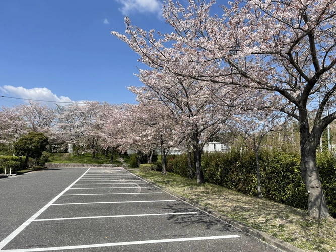 くつかけ楪浄苑 駐車場の写真