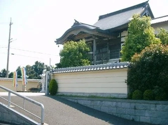 「青山」駅から車で10分