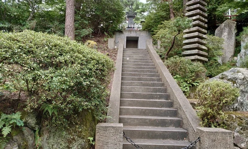  永安寺「宝篋印塔」