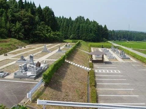 中能登町営 墓地公苑とりや 