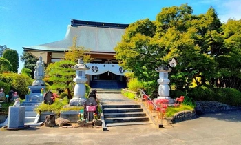 バリアフリー設計の寺院墓地