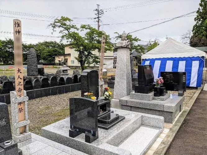 浅舞八幡神社墓苑 