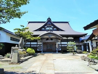 東置賜郡高畠町にある寺院墓地