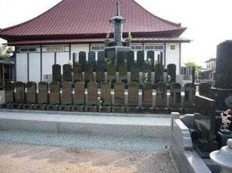 上山市にある寺院墓地