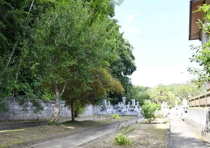 佐麻久嶺神社 中山の霊園 