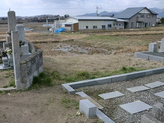 安達郡大玉村 地の岡墓地