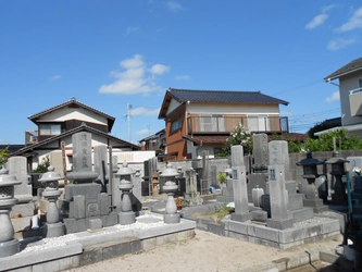 明るく開放的な公営霊園