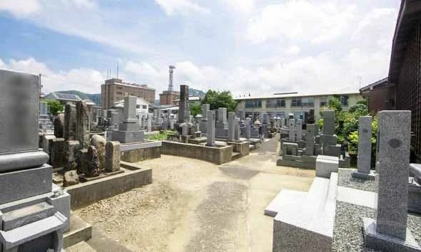 鳥取市 新品治墓地