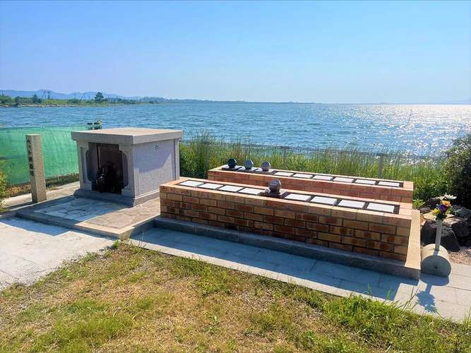 ペット合同供養塔「虹の橋」合葬供養の写真1