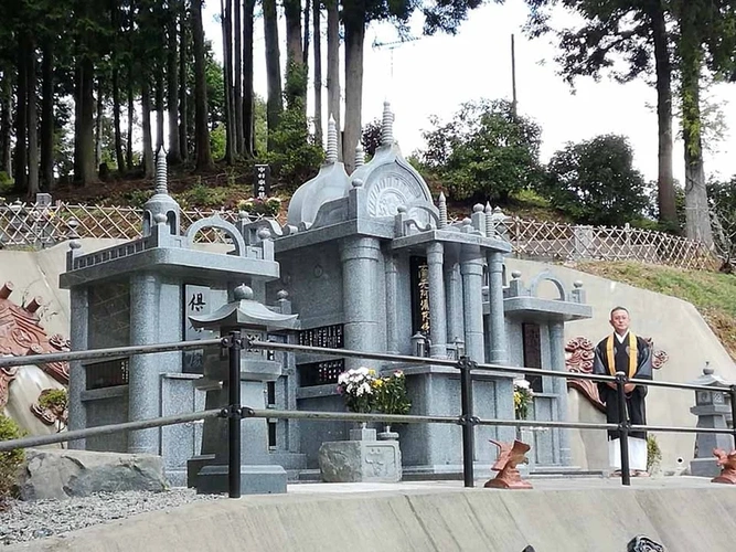 慧日山 萬泉寺 永代合葬墓「とわの碑（いしぶみ）」 