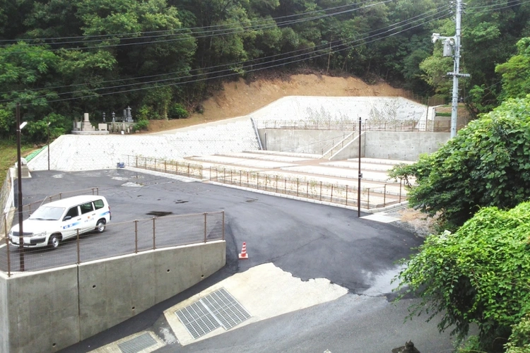 安住院みかい霊園 駐車場の写真