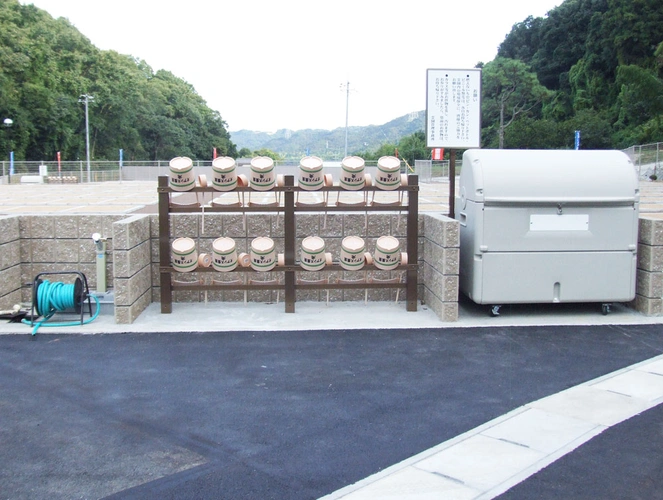 オアシス霊園 滝 水汲み場の写真